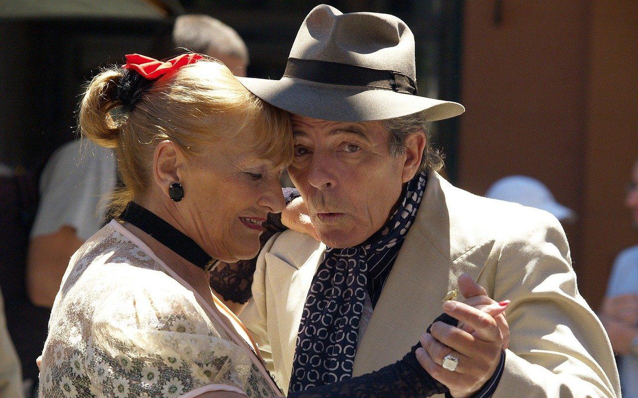 Bésame mucho: el tango que baila Maradona
